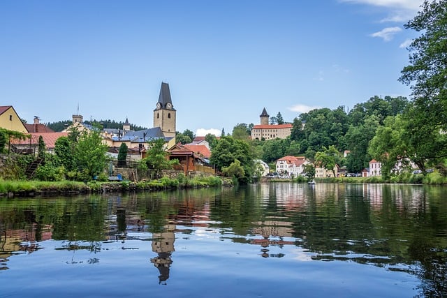 Plavba po Vltavě s cílem na soutoku s Malší